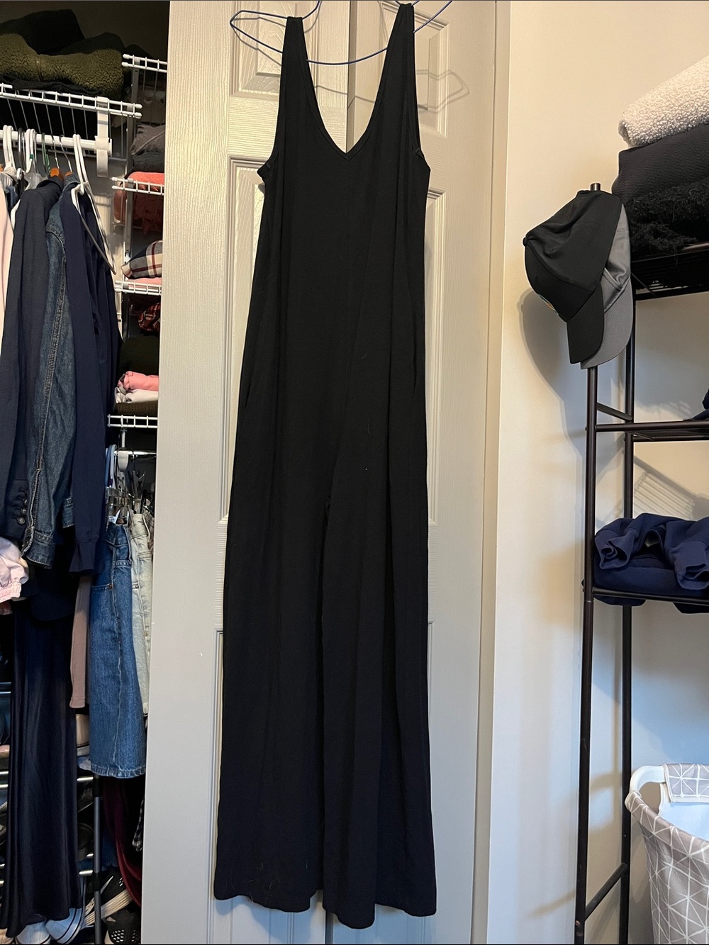 7/$20 Smash + Tess Black V-Neck Wide-Leg Jumpsuit